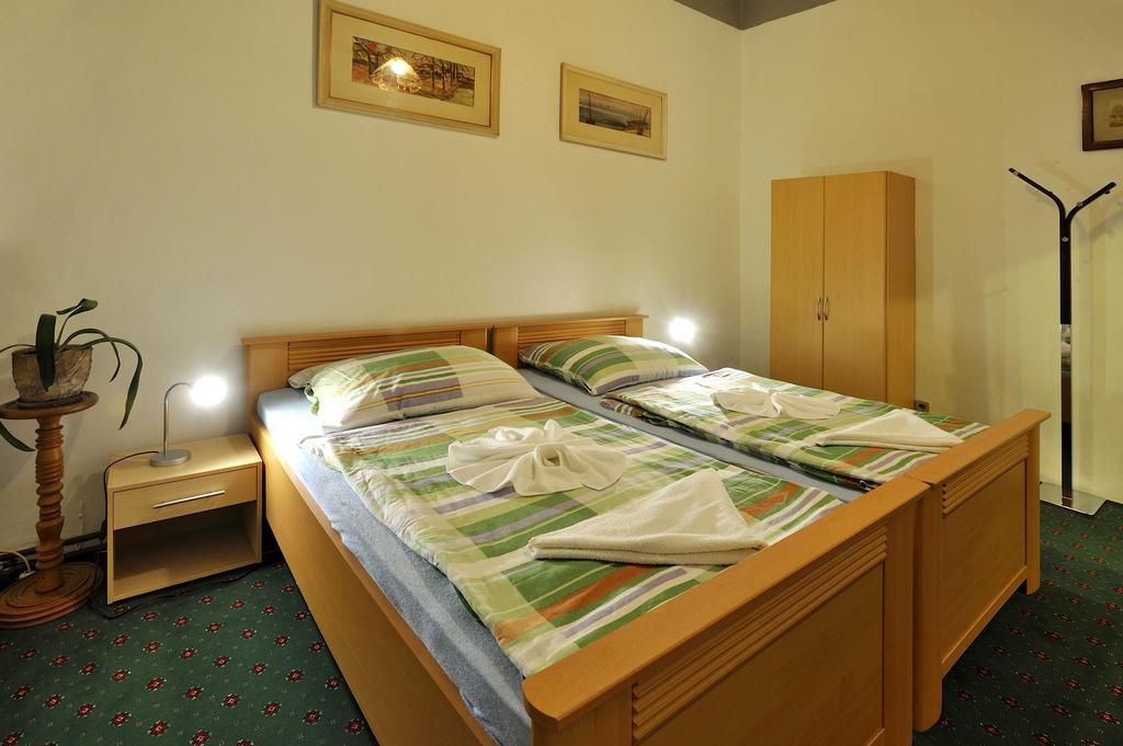 Hotel Kovarna ジェチーン 部屋 写真