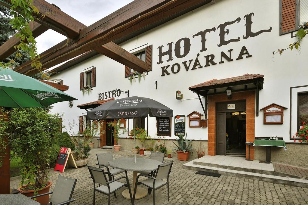 Hotel Kovarna ジェチーン エクステリア 写真